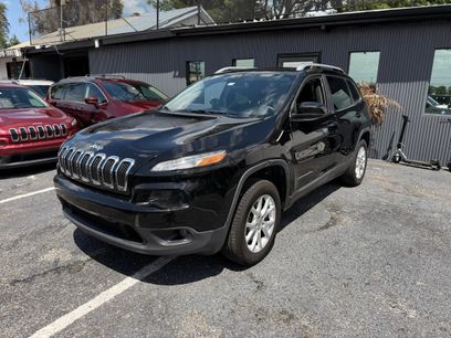 Used 2017 Jeep Cherokee Latitude w/ Safety/Convenience Group
