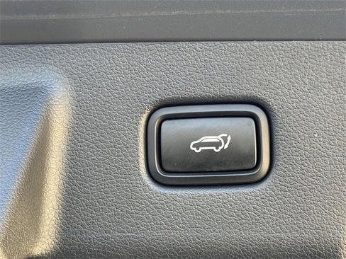 Used 2022 Hyundai Palisade SEL w/ 8P Bench Seat Package image 32