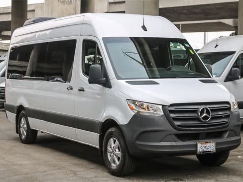 Used 2020 Mercedes-Benz Sprinter 2500 image 3