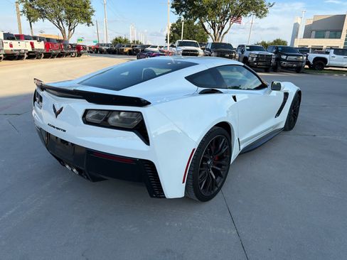 Used 2017 Chevrolet Corvette Z06 RWD image 3