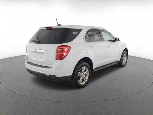 Used 2017 Chevrolet Equinox LS FWD image 5