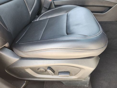 Used 2023 Ford Explorer Limited image 28