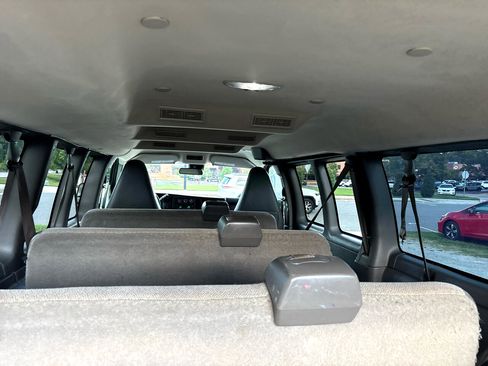Used 2019 Chevrolet Express 3500 LT w/ LT Preferred Equipment Group image 21