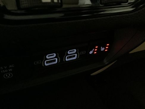 Used 2024 Jeep Grand Cherokee Limited w/ Luxury Tech Group II AWD/4WD image 40