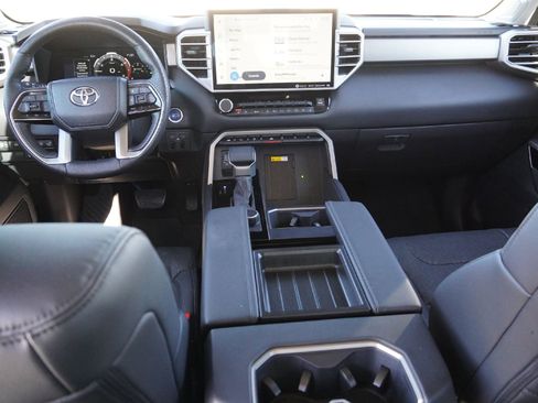 Used 2024 Toyota Tundra Limited image 27