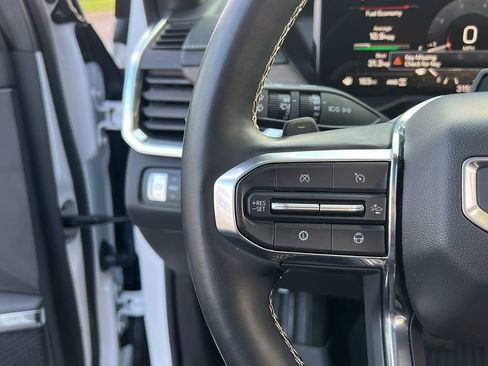 Used 2024 GMC Acadia Denali w/ Super Cruise Package image 33