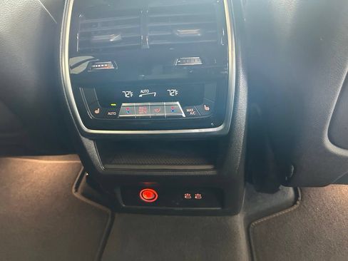 Used 2026 BMW X7 M60i AWD/4WD image 30