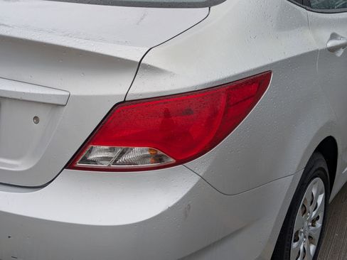 Used 2016 Hyundai Accent SE FWD image 11