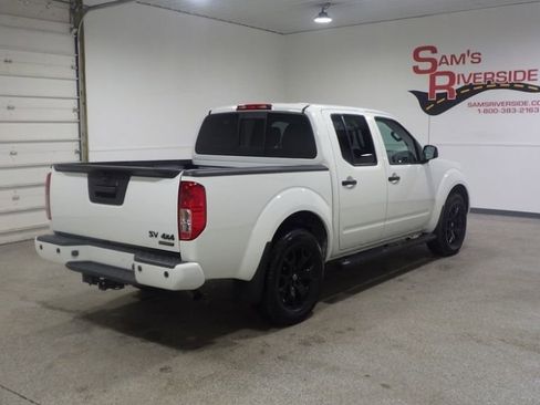 Used 2021 Nissan Frontier SV w/ Midnight Edition Floor Mats image 4