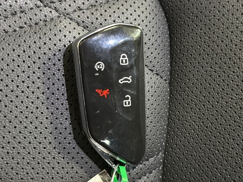 Used 2024 Volkswagen Atlas SE AWD/4WD image 19