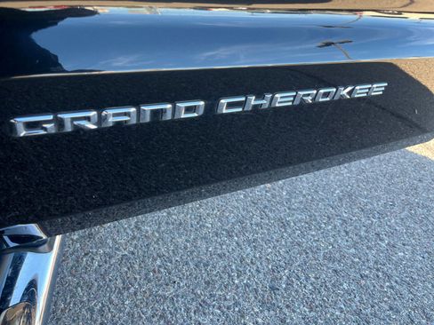 Used 2015 Jeep Grand Cherokee Laredo w/ Quick Order Package 23E image 24