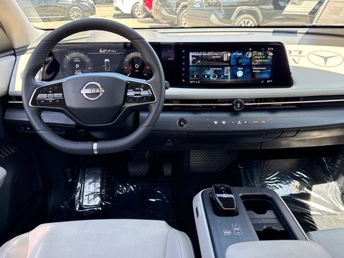 Used 2023 Nissan Ariya AWD image 38