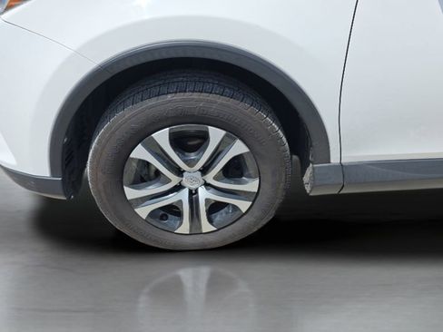 Used 2017 Toyota RAV4 LE image 10