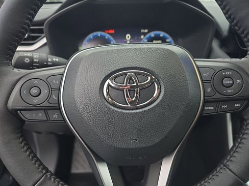New 2025 Toyota RAV4 Limited image 27