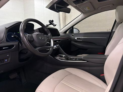 Used 2022 Hyundai Sonata Limited w/ Cargo Package FWD image 6