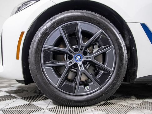 Used 2023 BMW i4 eDrive40 RWD image 36