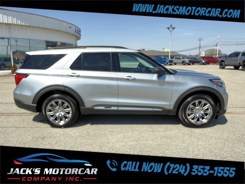 Used 2025 Ford Explorer Active w/ Active Comfort Package AWD/4WD image 9