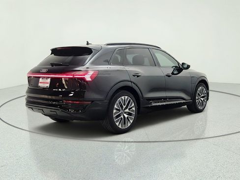 Used 2024 Audi Q8 e-tron Premium Plus w/ Premium Plus Package AWD/4WD image 5