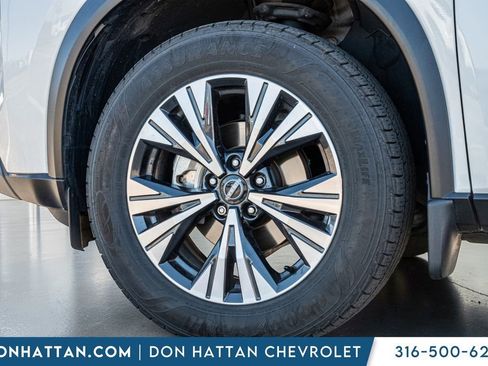 Used 2023 Nissan Rogue SV image 35