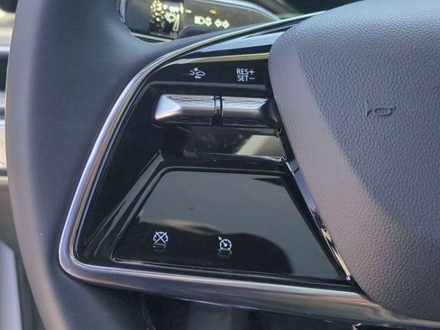 Certified 2024 Cadillac Lyriq Tech RWD image 27