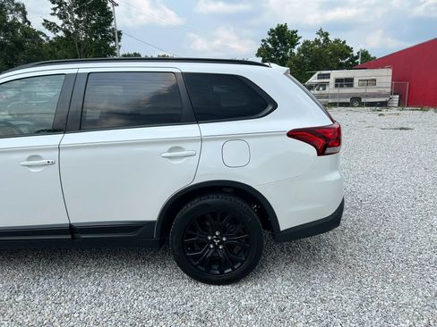 Used 2019 Mitsubishi Outlander SEL AWD/4WD image 5
