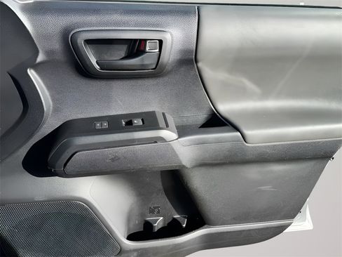 Used 2022 Toyota Tacoma SR image 26