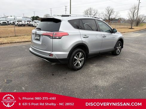 Used 2018 Toyota RAV4 XLE image 7