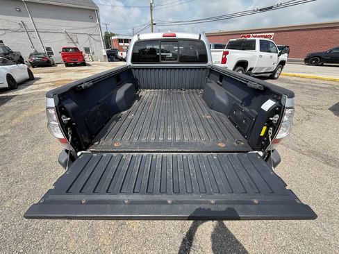 Used 2010 Toyota Tacoma 4x4 Access Cab w/ SR5 Pkg #2 image 25