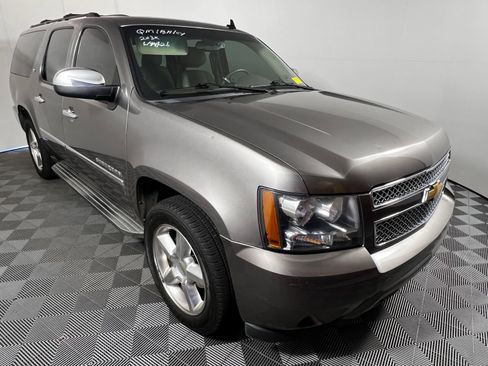 Used 2012 Chevrolet Suburban LTZ RWD image 3