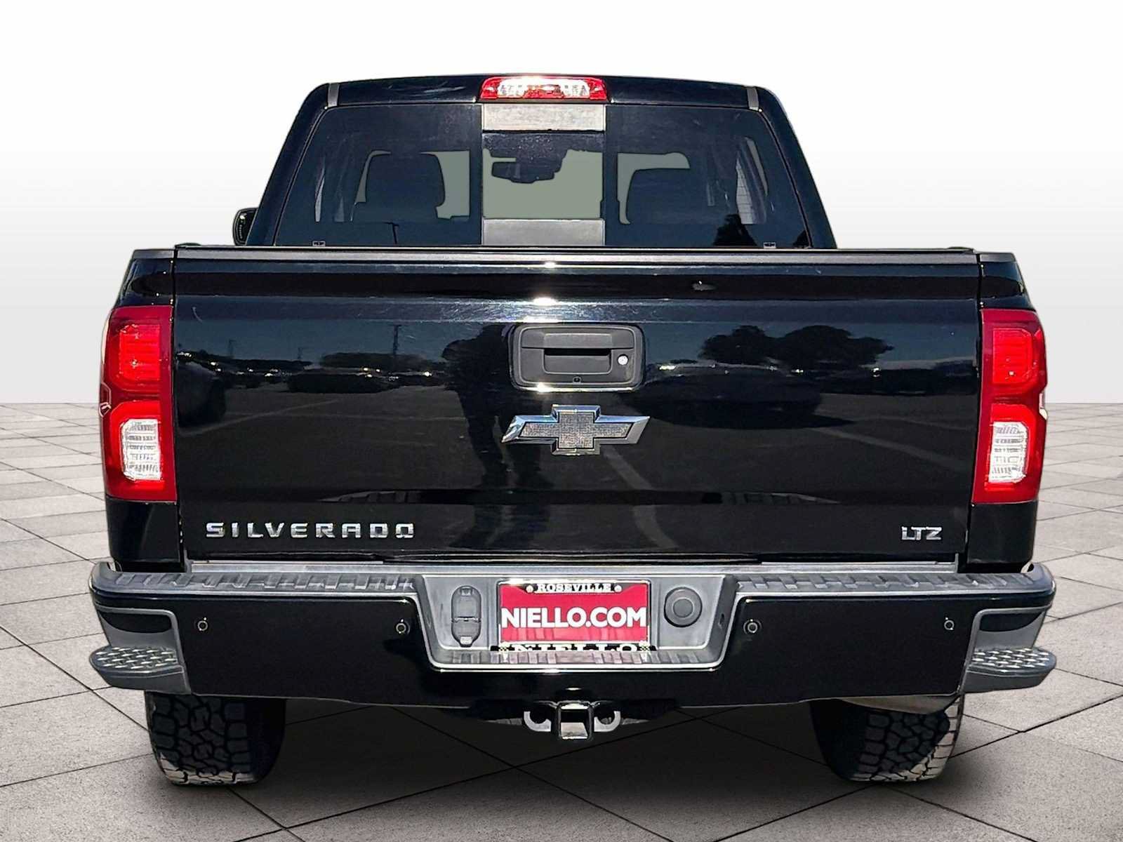 Used 2018 Chevrolet Silverado 1500 LTZ Z71 w/ LTZ Plus Package AWD/4WD image 9