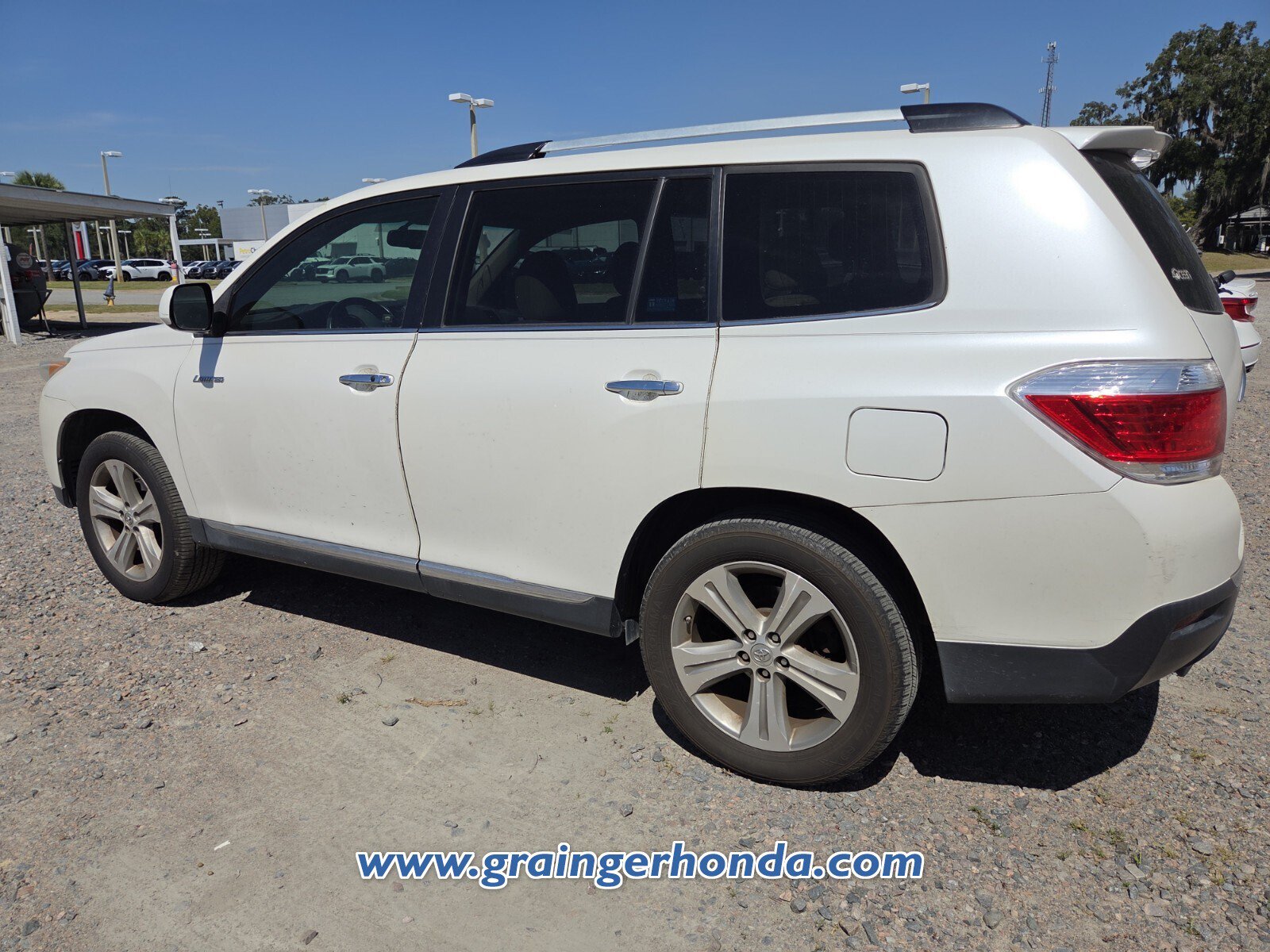 Used 2012 Toyota Highlander Limited w/ Tow Pkg FWD image 7
