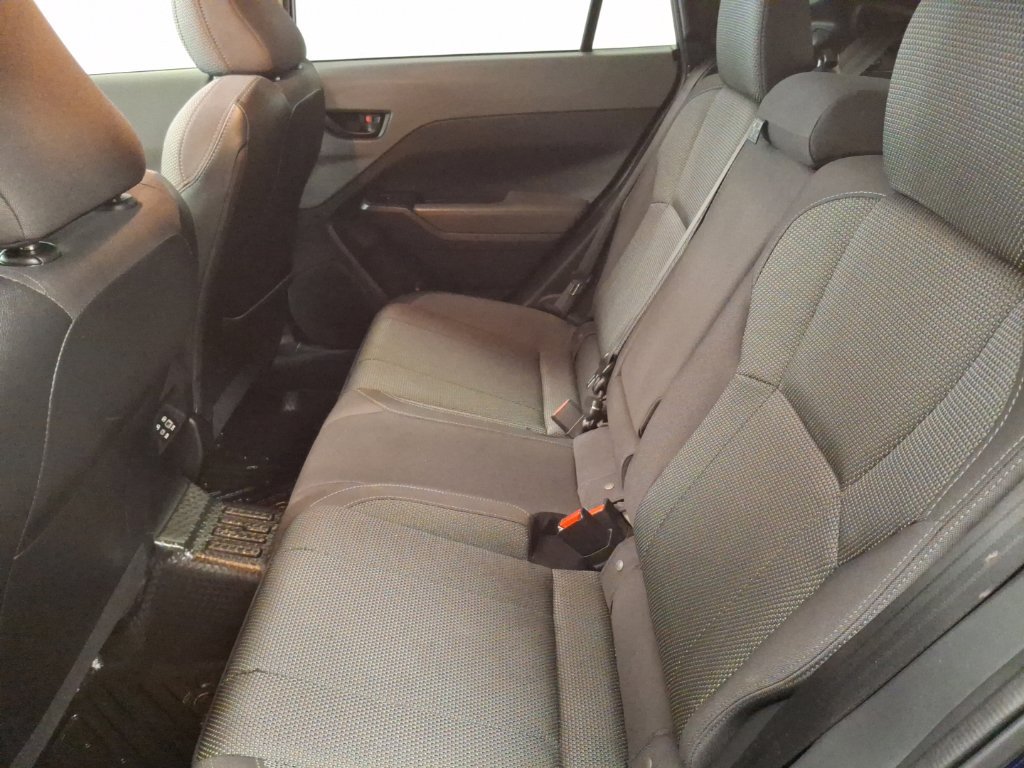 Used 2024 Subaru Crosstrek 2.0i Premium AWD/4WD image 13