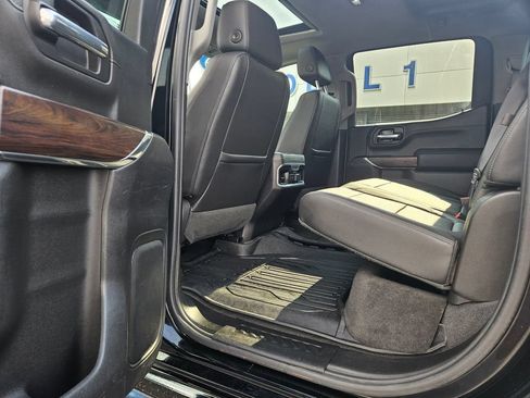 Used 2019 GMC Sierra 1500 SLT w/ SLT Premium Plus Package AWD/4WD image 17