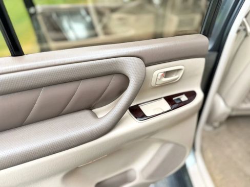 Used 2000 Toyota Land Cruiser AWD/4WD image 58