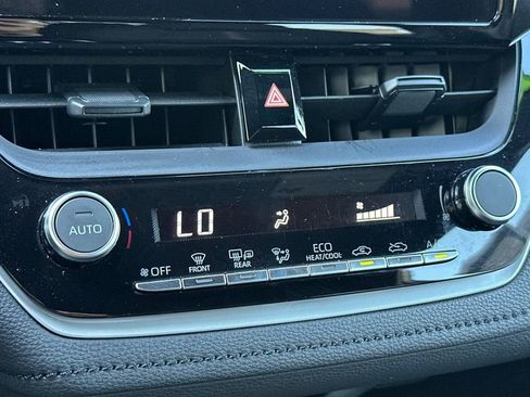 Used 2024 Toyota Corolla SE image 16