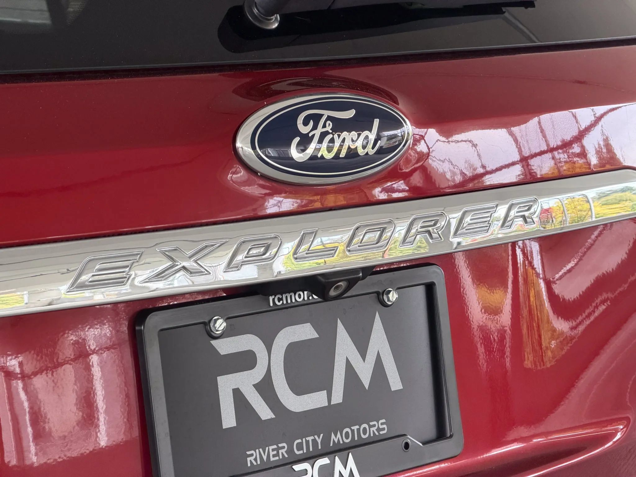 Used 2015 Ford Explorer XLT w/ Equipment Group 202B FWD image 12