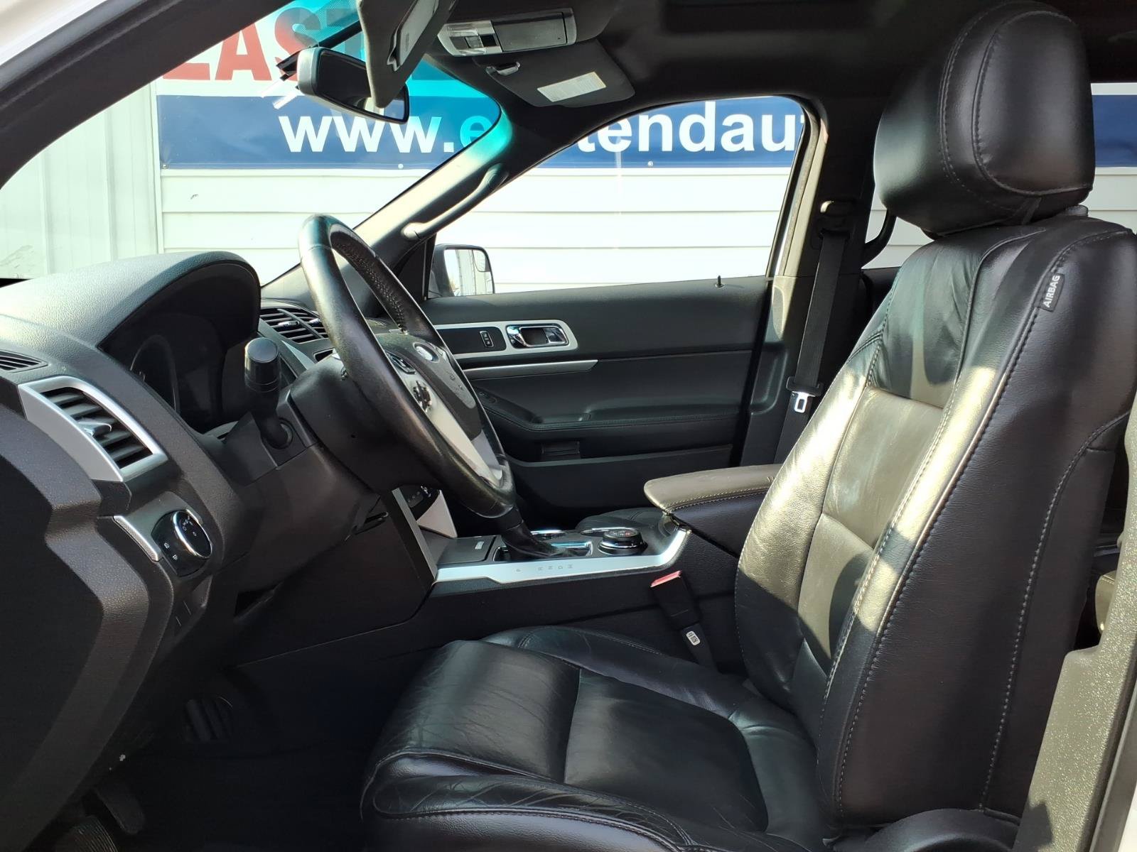 Used 2014 Ford Explorer XLT w/ Equipment Group 202A AWD/4WD image 7