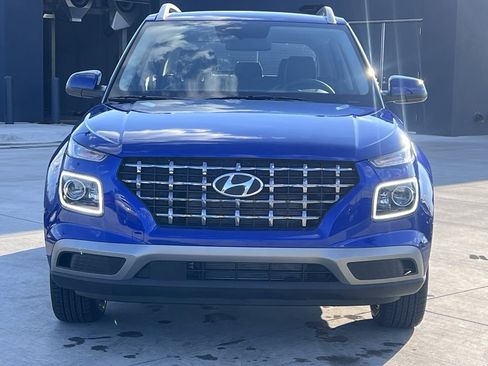 New 2025 Hyundai Venue Limited image 6