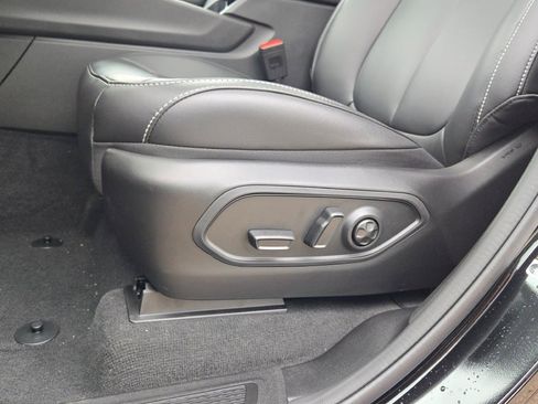 New 2025 Jeep Grand Cherokee Limited w/ Black Appearance Package image 25