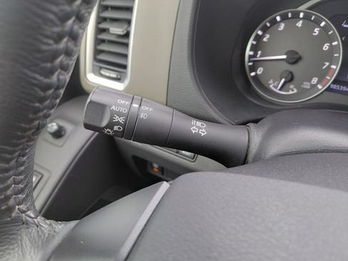 Used 2022 Nissan Frontier SV w/ Technology Package RWD image 29