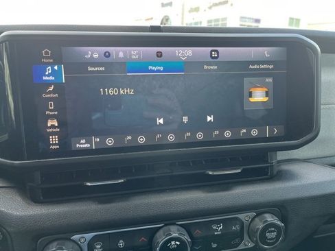 Used 2024 Jeep Wrangler Sport S image 18