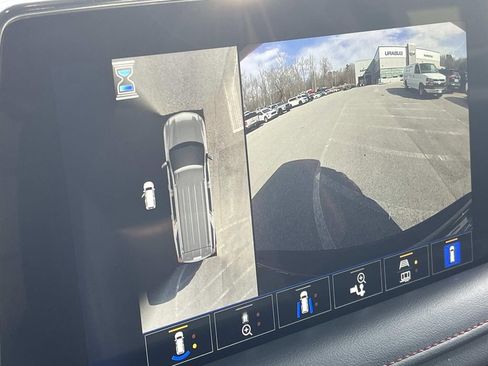 Used 2022 Chevrolet Suburban RST w/ Luxury Package image 34