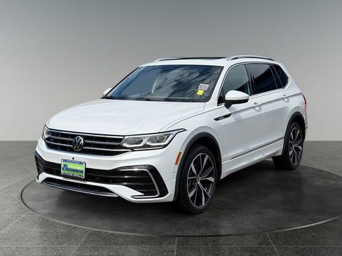 Used 2024 Volkswagen Tiguan SEL R-Line AWD/4WD image 3