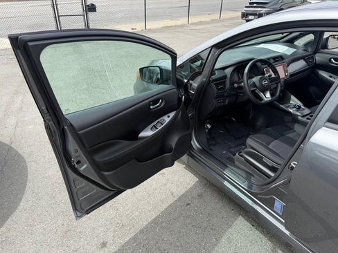 Used 2025 Nissan Leaf S FWD image 9