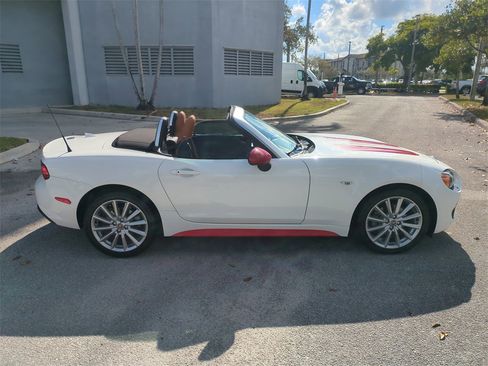 Used 2018 FIAT 124 Spider Lusso w/ Convenience Group image 4