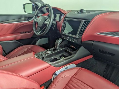 Used 2023 Maserati Levante Trofeo image 29