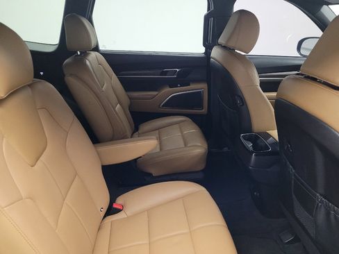 Used 2022 Kia Telluride SX w/ Towing Package FWD image 19