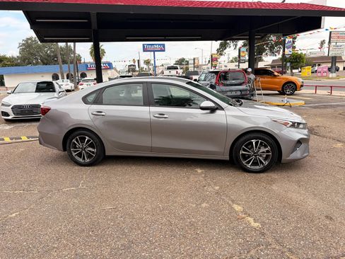 Used 2023 Kia Forte LXS FWD image 8