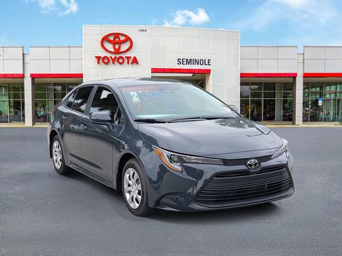 Used 2026 Toyota Corolla LE FWD image 2
