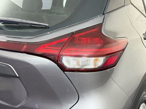 Used 2021 Nissan Kicks S FWD image 34